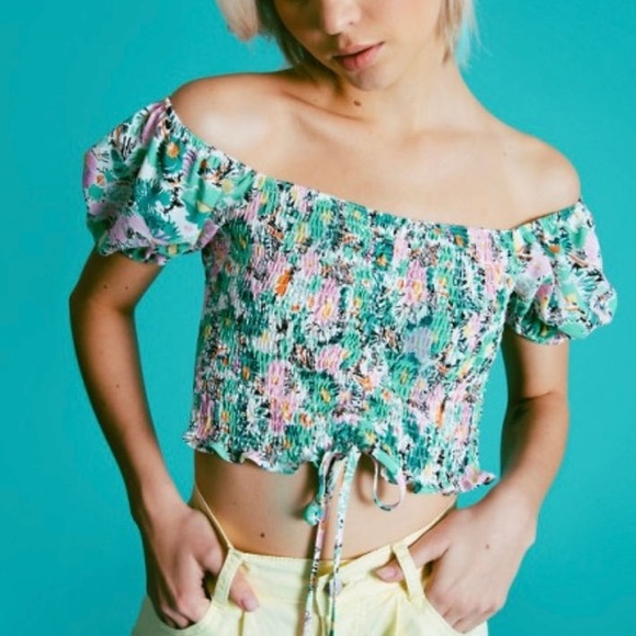 Floral smocked top, adjustable | fits like a small - Picture 4 of 4